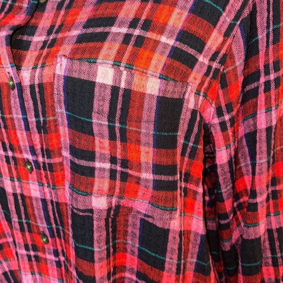 1X Intro Plaid Print Puckered Woven Long Roll-Tab Sleeve Button-Down Shirt - Picture 5 of 13